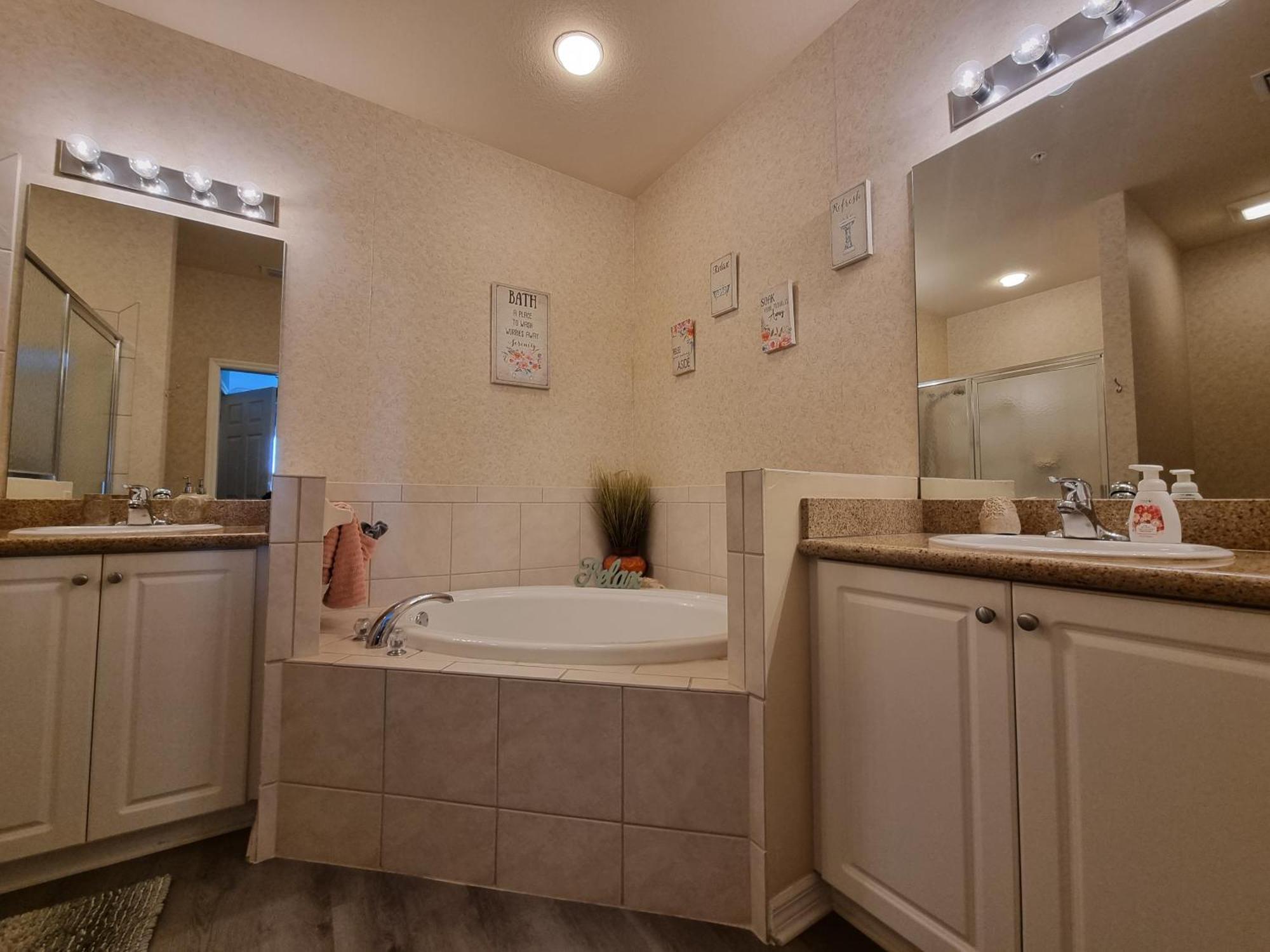 Stunning 2-Bedroom Plus Den Condo In Greenlinks Resort North North Naples Exterior foto